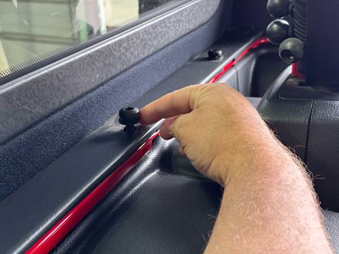 003-OVR-Wrangler-Jl-Rhino-Rack